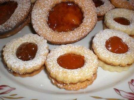 biscotti tirolesi con marmellata