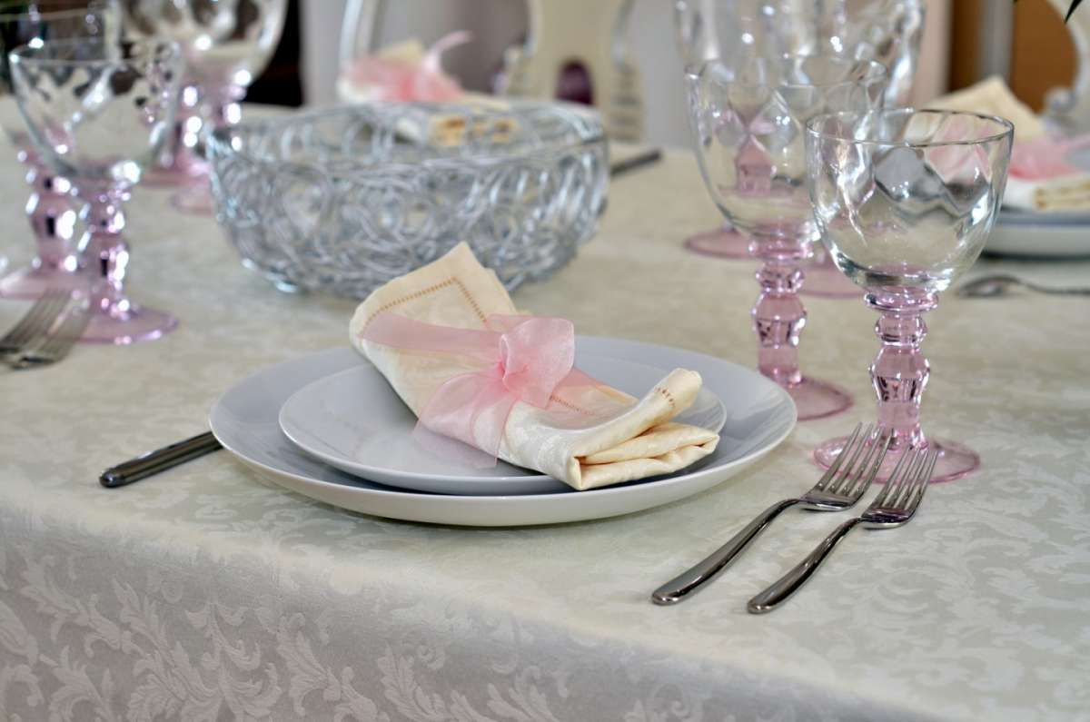 Decorazione per la tavola in rosa