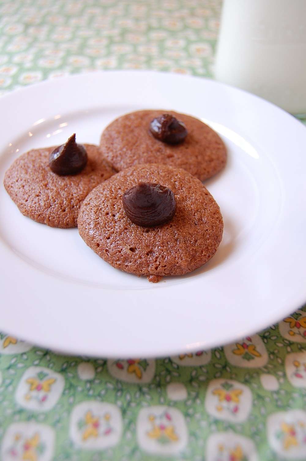 Biscotti con glassa al cioccolato fondente al peperoncino