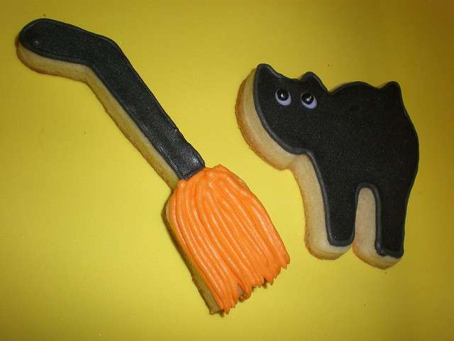 Scopette dolci con gatto nero
