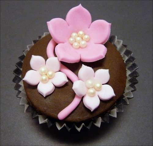 Cupcake con fiori di pasta di zucchero