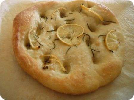 Focaccia al limone