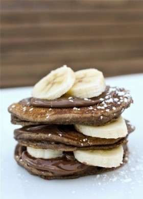Pancakes con banane e nutella