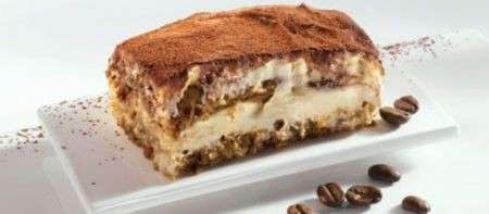 Tiramisù su vassoio