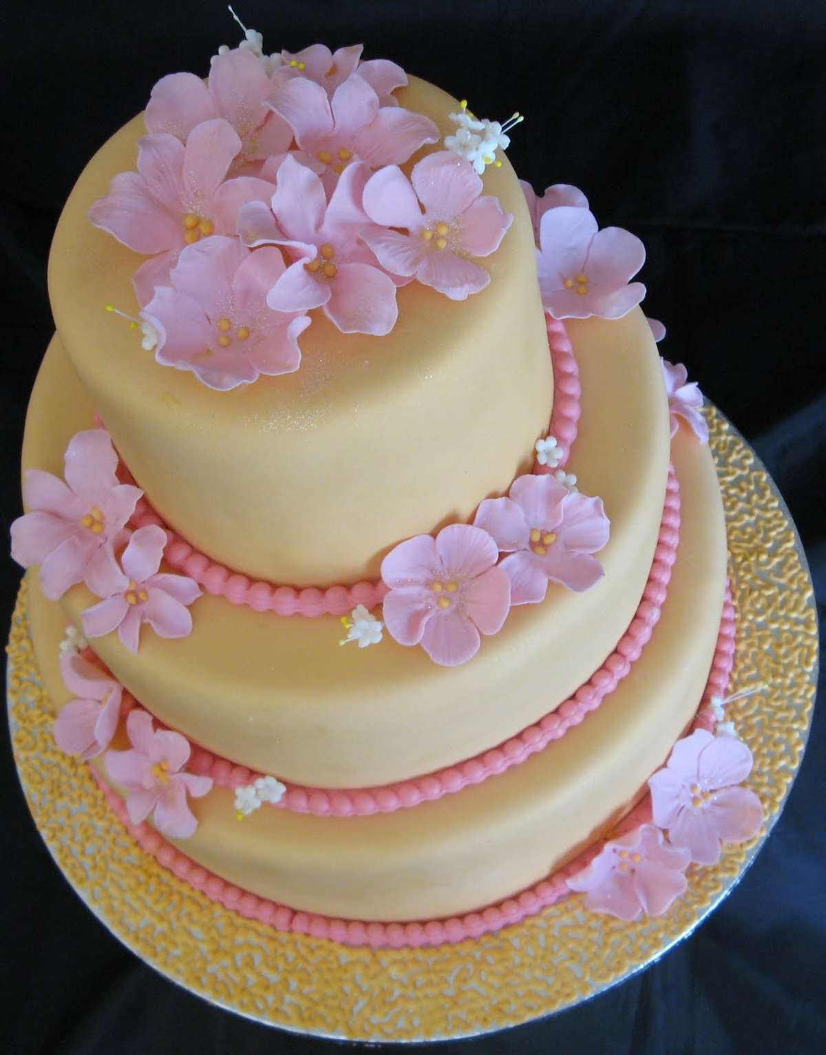 Torta nuziale fiori rosa