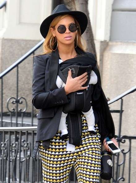 Beyoncé a spasso con la figlia