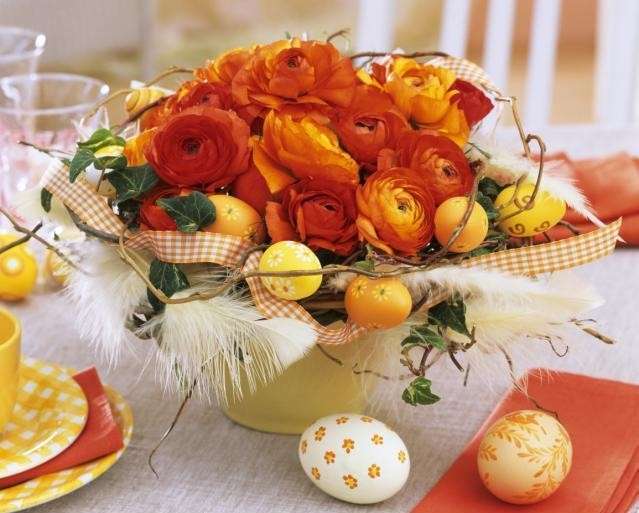 Decorazioni Pasqua fiori e piume