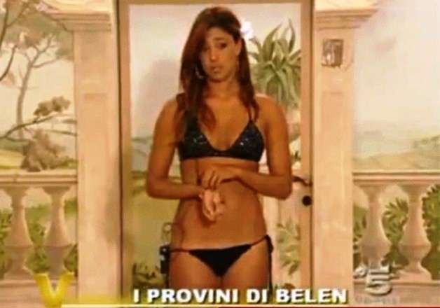 Belen in bikini al provino