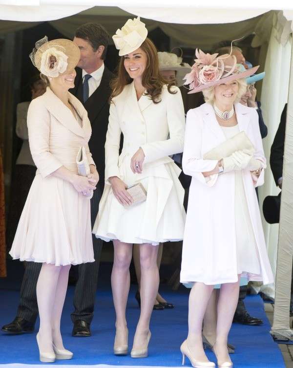 Kate Middleton in bianco con cappellino