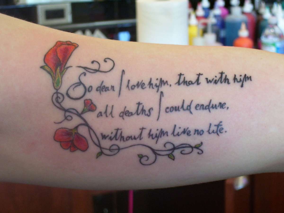 Frasi per tatuaggi con fiori