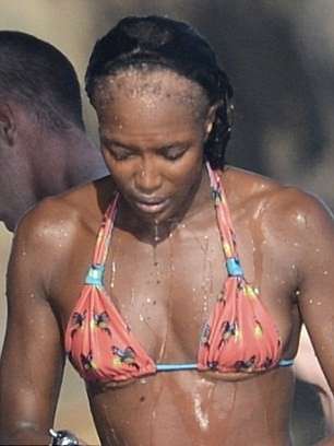 Capelli rovinati Naomi Campbell