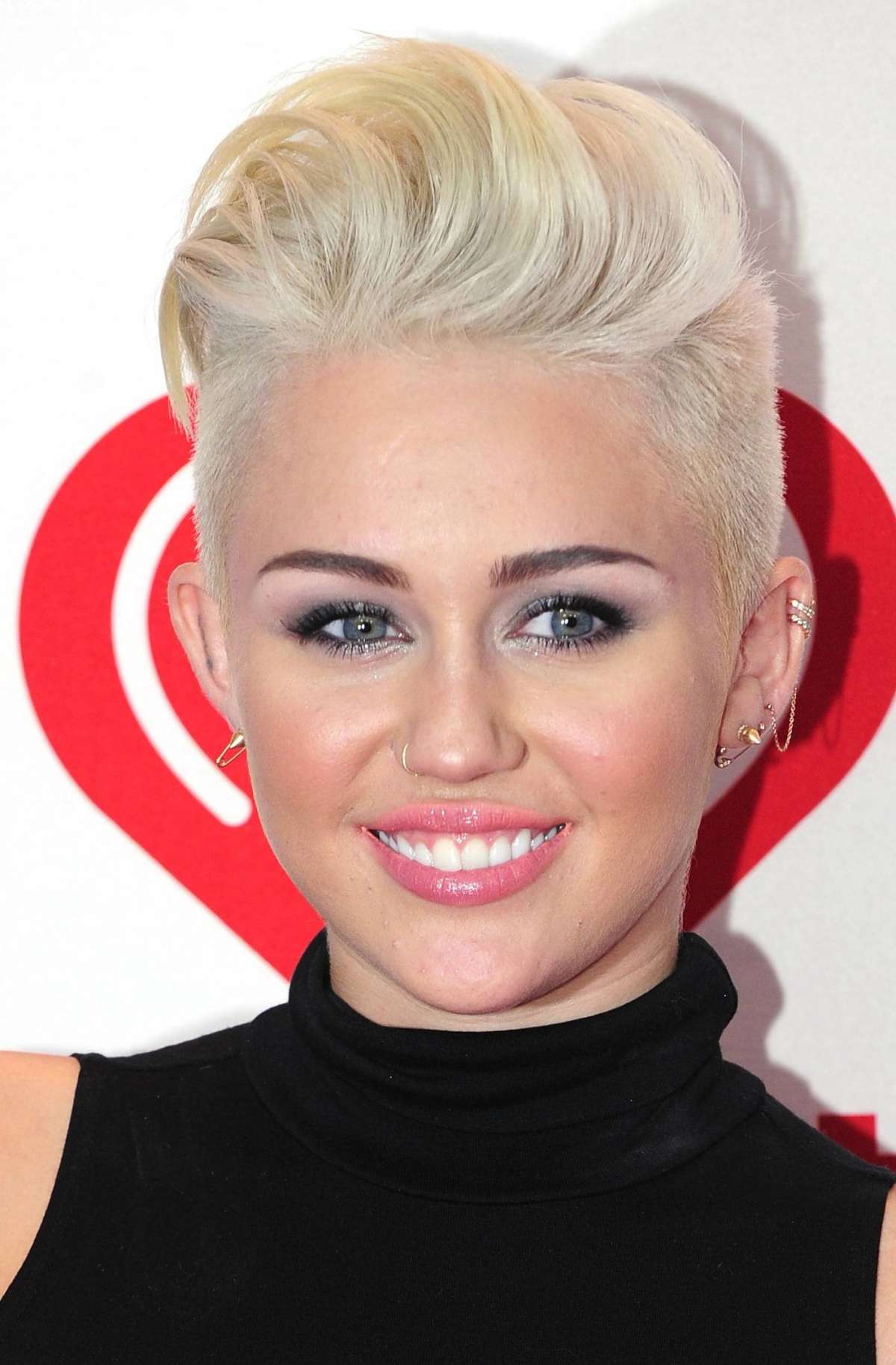 Miley Cirus beauty punk look