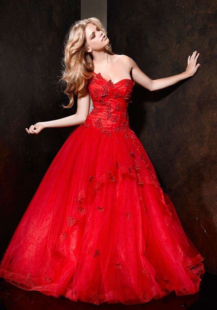 Abito da sposa rosso Alessandro Couture 2013 bustino in pizzo