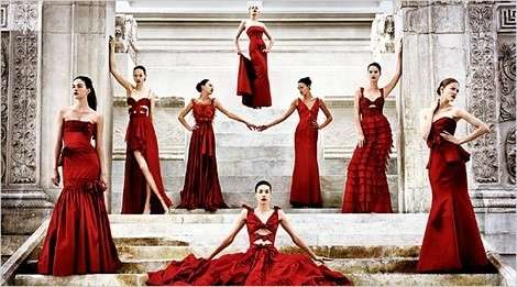 Abito da sposa rosso alla moda