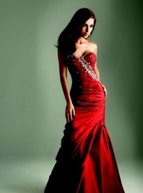 Abito da sposa rosso sirena