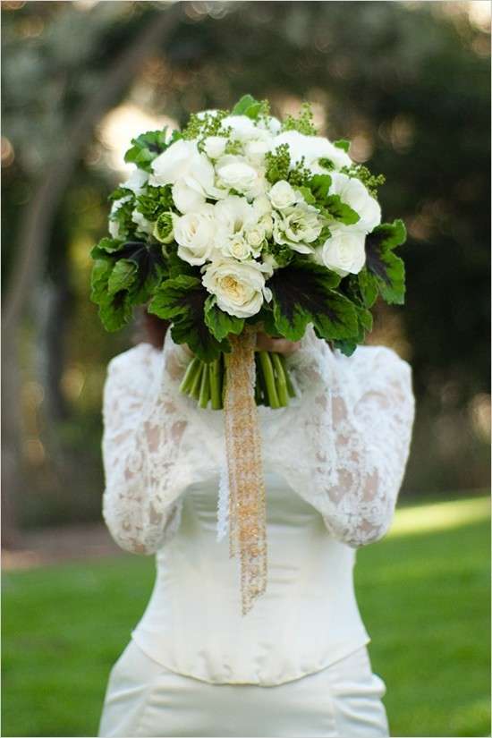 Bouquet sposa a palla bianco