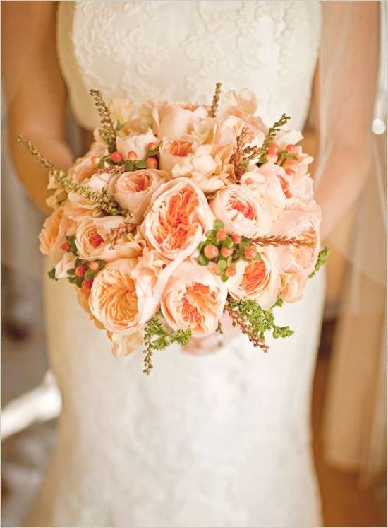 Bouquet sposa bacche e fiori