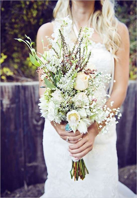 Bouquet sposa con fiori di campo