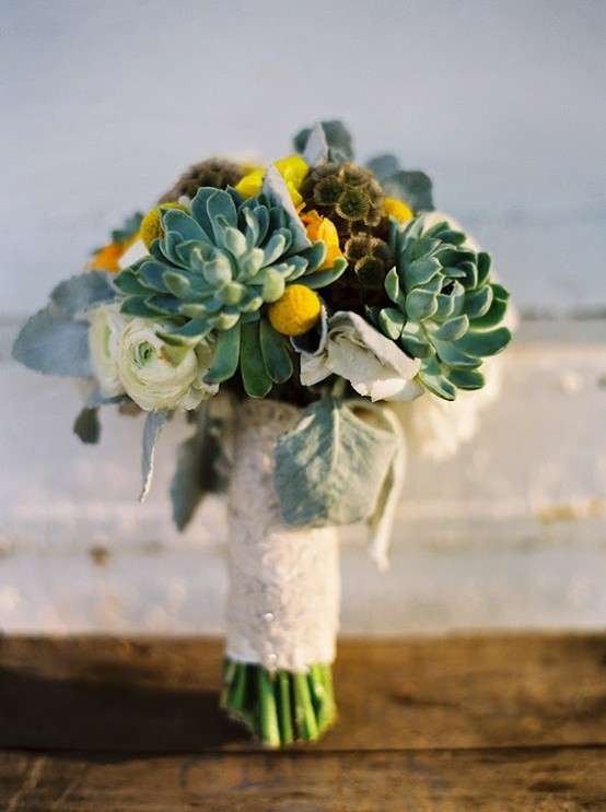 Bouquet sposa particolare con piante grasse