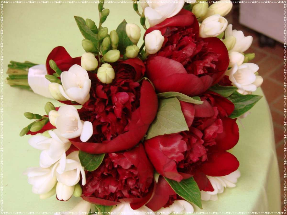 Bouquet sposa peonie rosse
