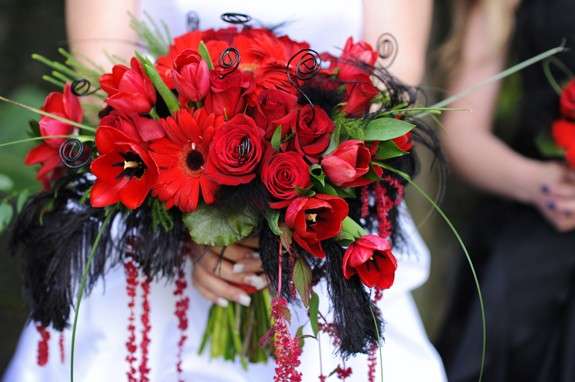 Bouquet sposa rosso e nero