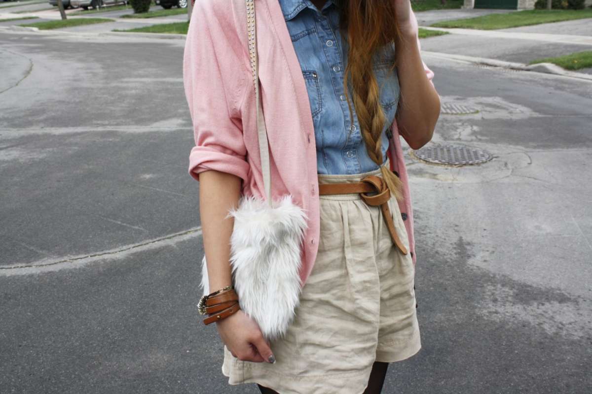 Camicia jeans con shorts chiari