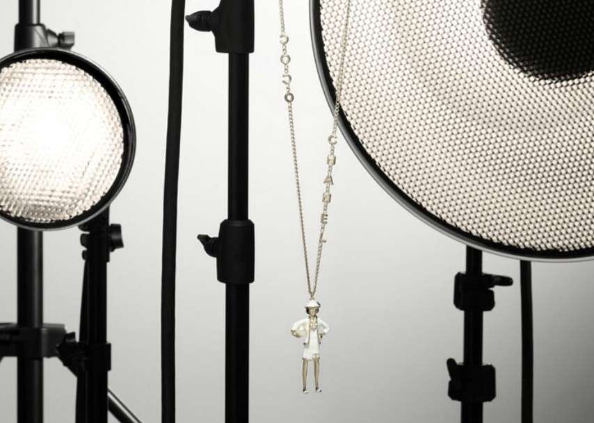 Collana Chanel, collezione Pre-Fall: modello con pendente Coco Chanel