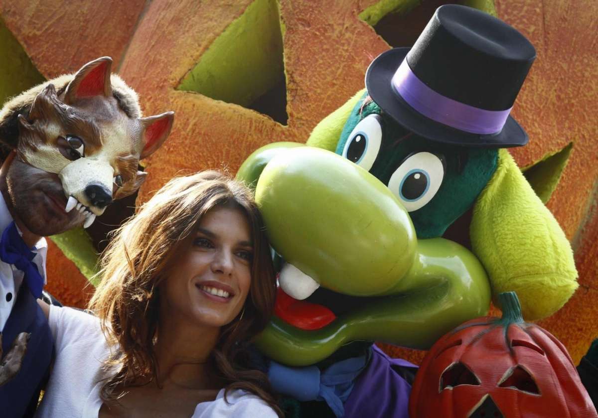 Elisabetta Canalis si diverte a Gardaland