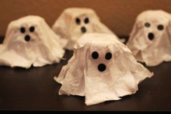 Fantasmini di carta per Halloween