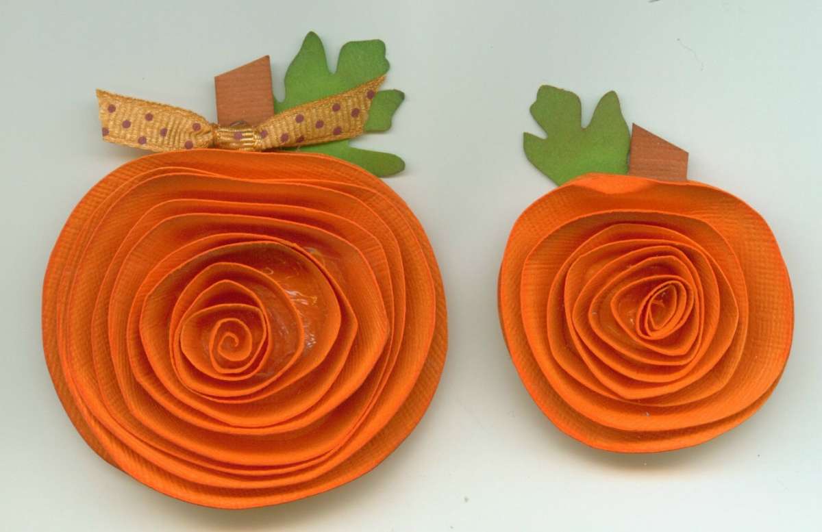 Halloween fiori di zucca di carta