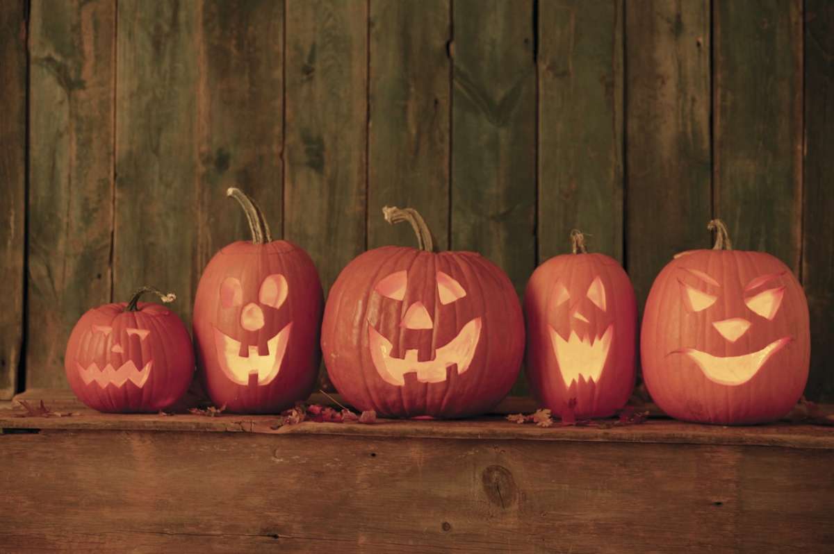 Lavoretti Halloween per bambini zucche intagliate