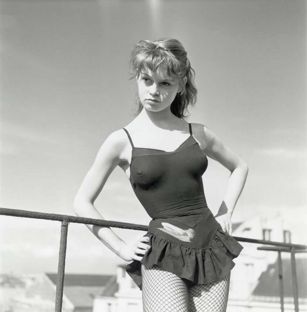 Moda anni '50, il costume da bagno intero indossato da Brigitte Bardot