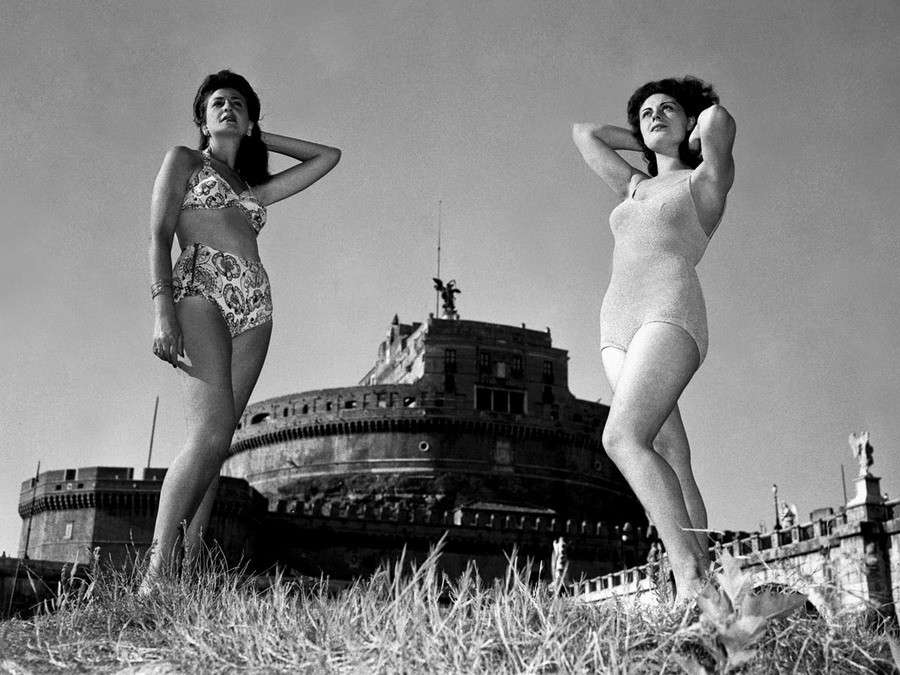 Moda anni 60, modelle con costumi da bagno