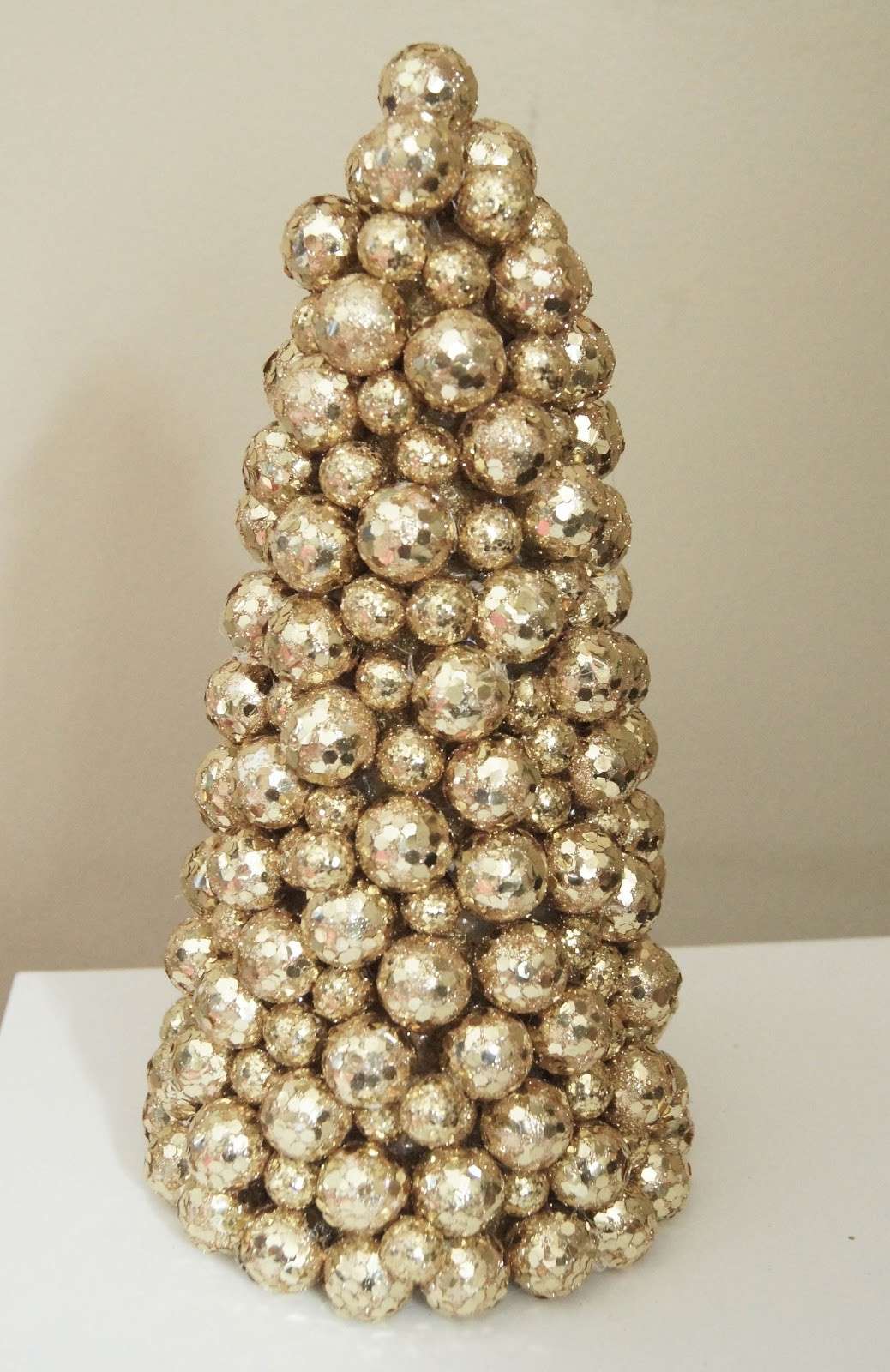 Albero di Natale di palline dorate