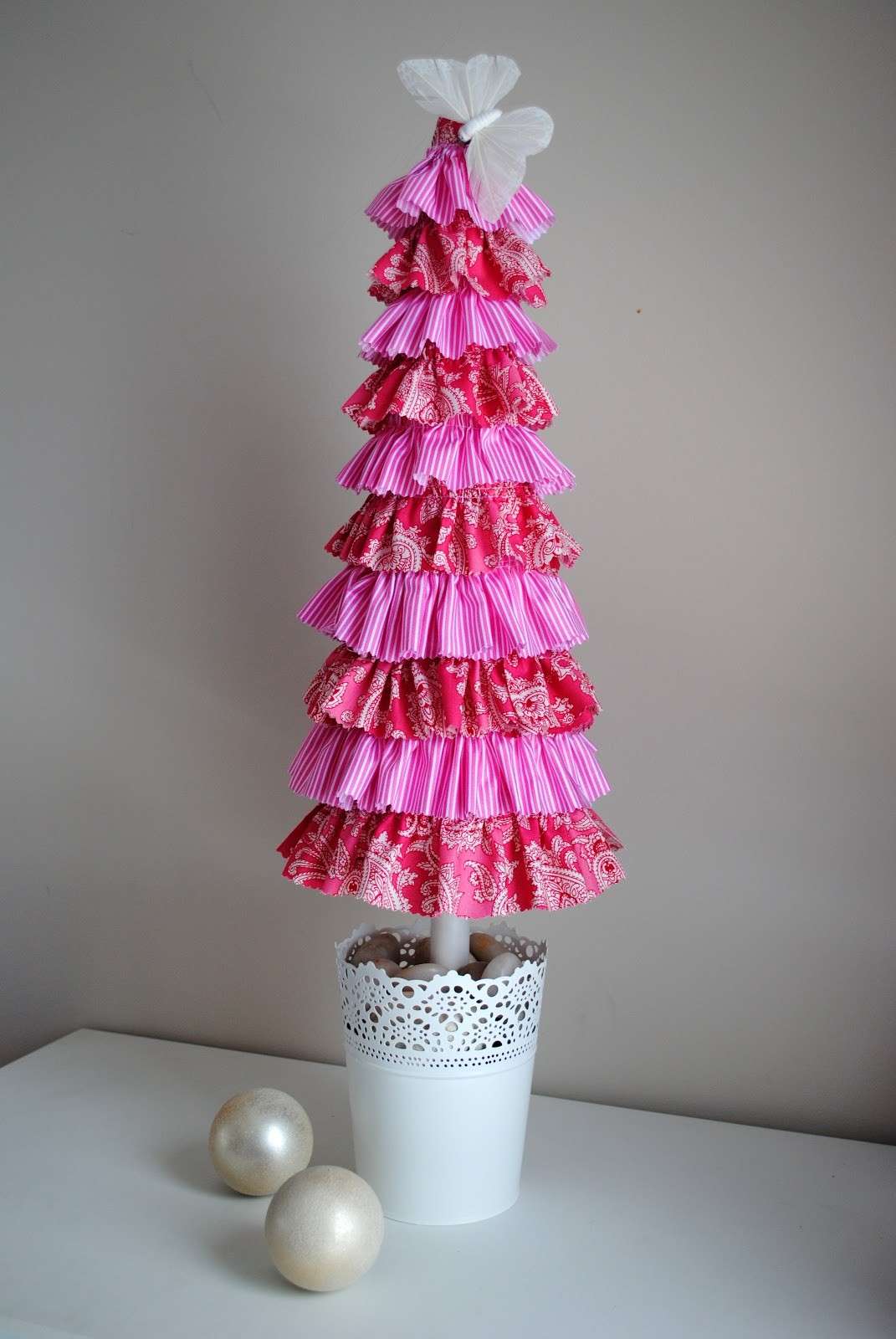 Albero di Natale di stoffa rosa