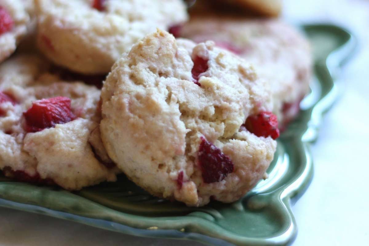 Biscotti di Natale light con fragole