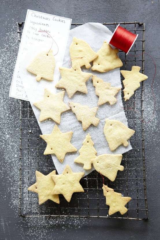 Biscotti natalizi da appendere all'albero