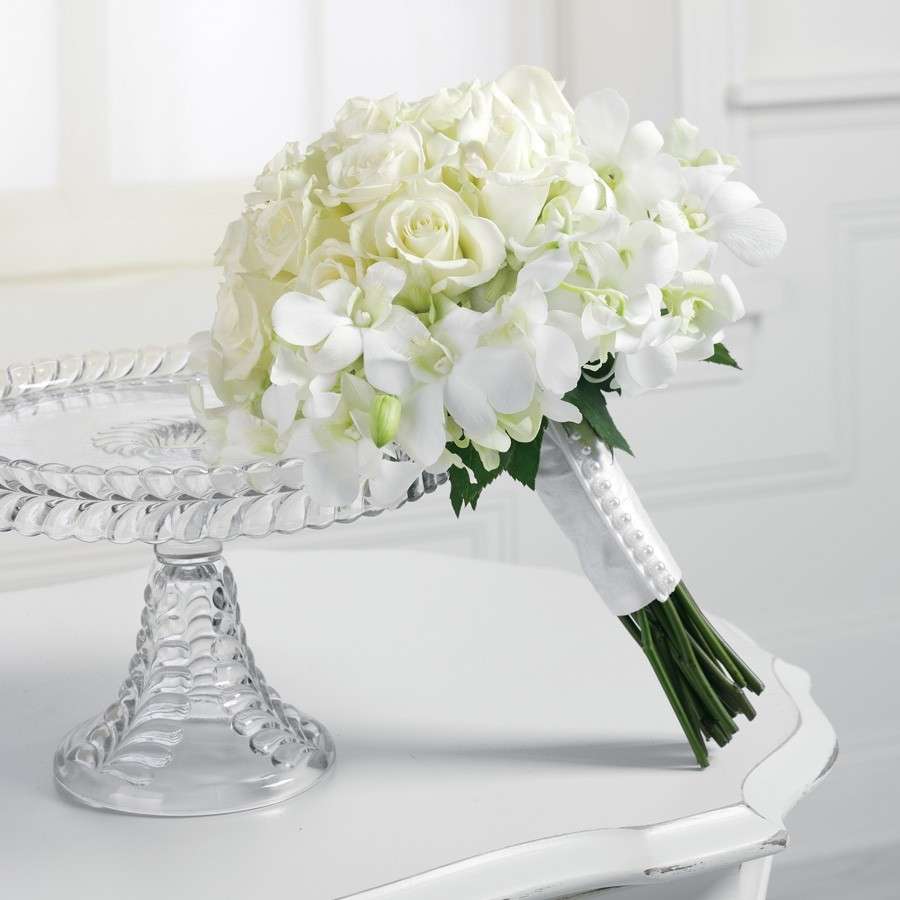 Bouquet sposa invernale fiori bianchi