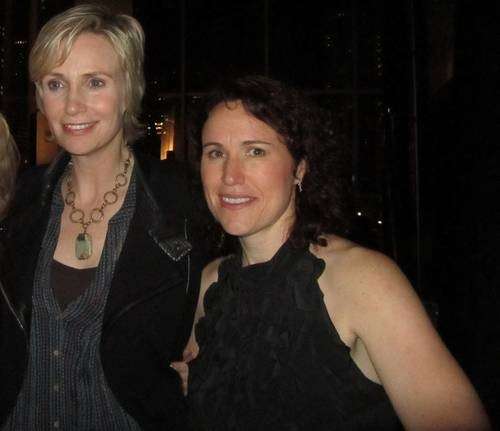 Jane Lynch e Lara Embry