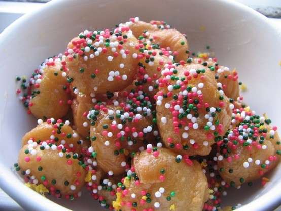 Struffoli Napoletani con zuccherini colorati