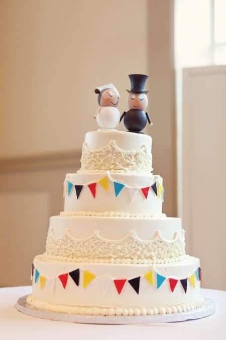 Torta a piani simpatica per matrimonio