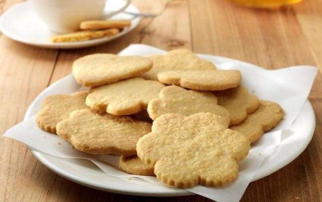 Biscotti con pasta frolla, vaniglia e cannella