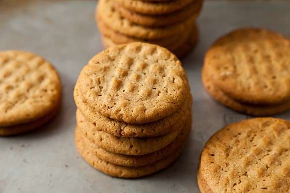 Biscotti con pasta frolla con chiodi di garofano