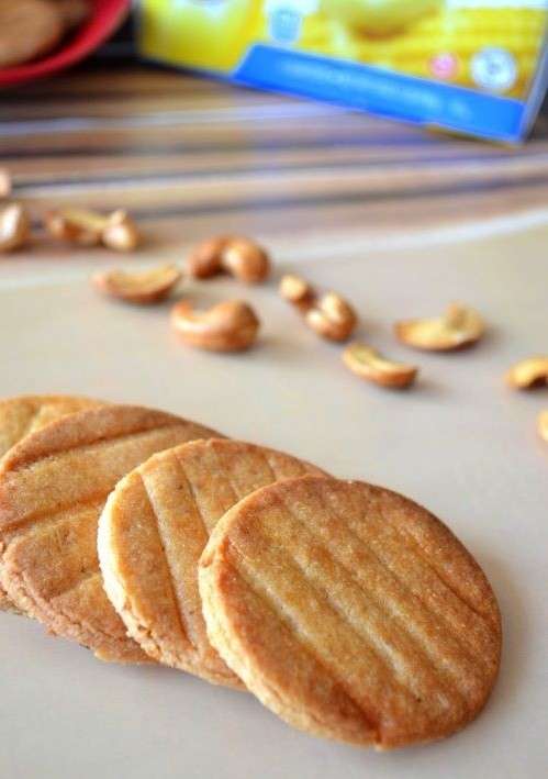 Biscotti con pasta frolla con noci e nocciole