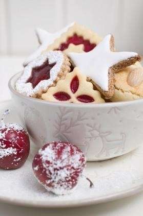 Biscotti con pasta frolla natalizi