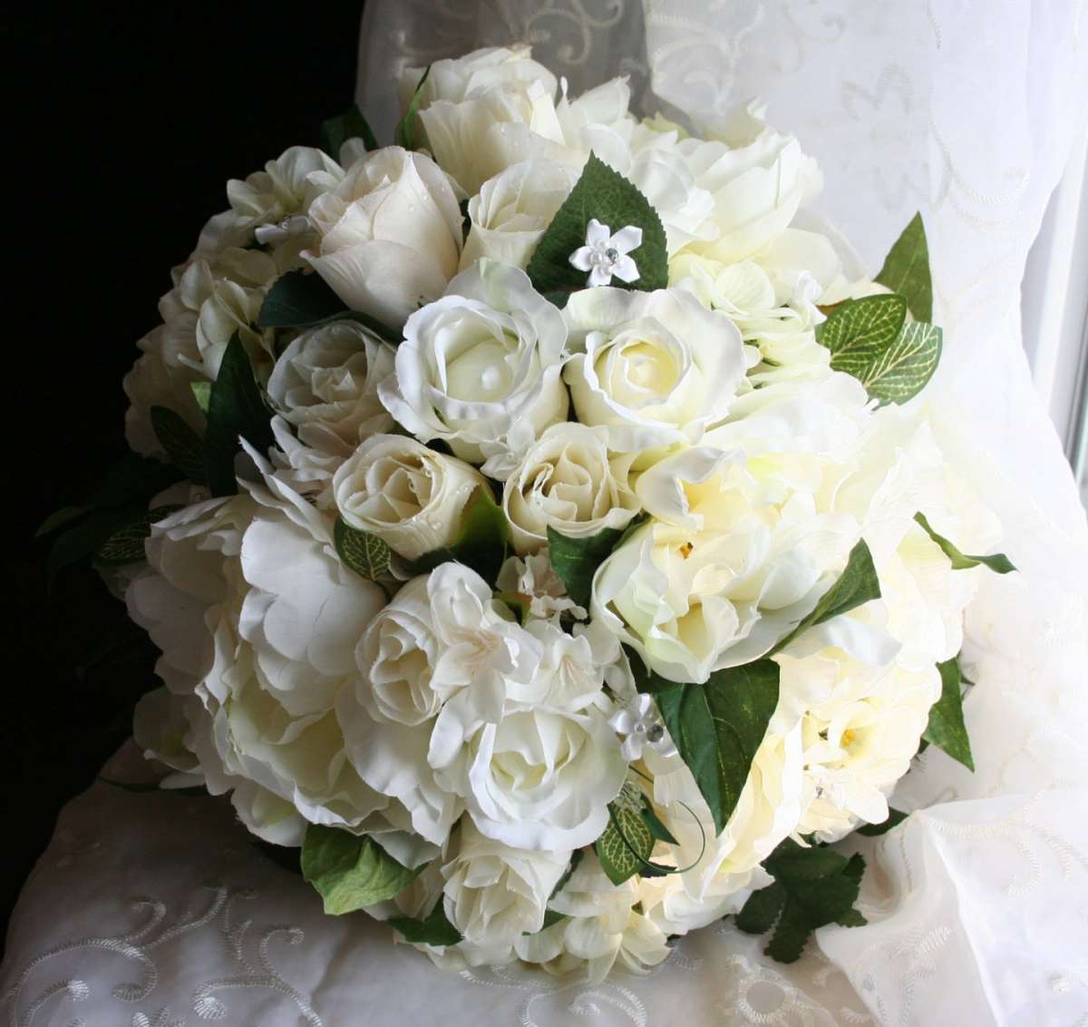 Bouquet sposa Natale a palla bianco