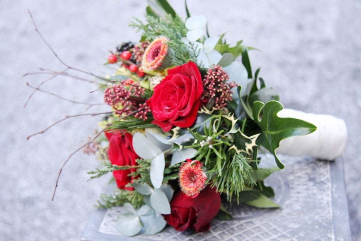 Bouquet sposa Natale con rametti