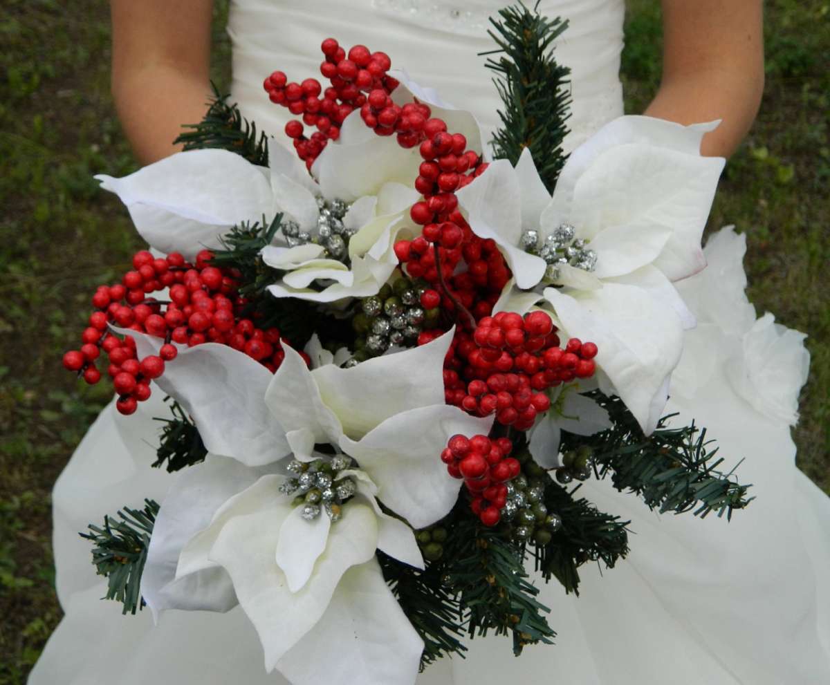 Bouquet sposa Natale con stelle di Natale