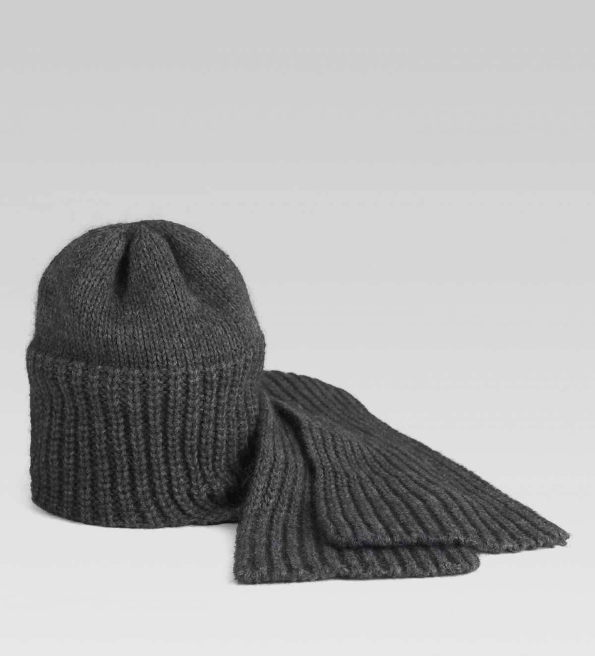 Cappello e sciarpa