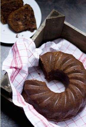 Ciambellone al cacao con pere frullate